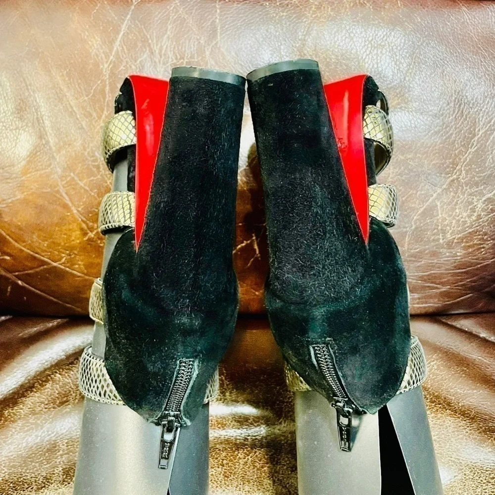 Christian Louboutin wide strappy peep toe pumps,chunky heel, Veau Velour sandals